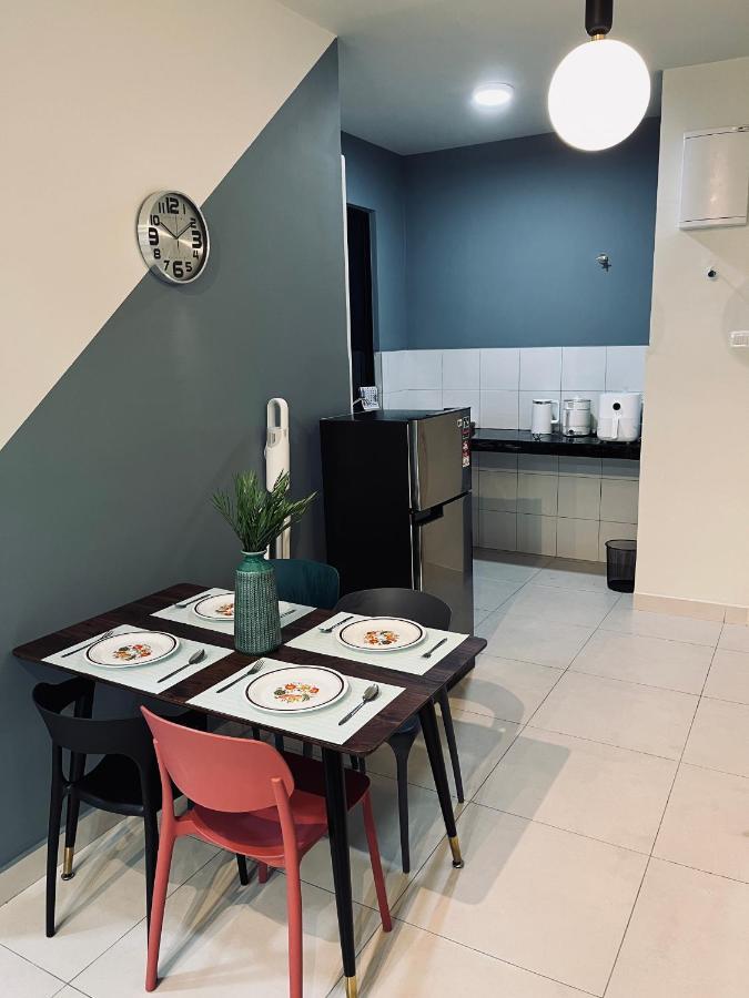 Maxim 2 Bedrooms Mrt Station Cheras Kuala Lumpur Homestay Extérieur photo